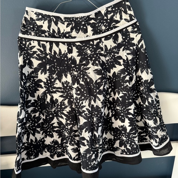 Jones New York Dresses & Skirts - Jones New York Black and White A-Line Knee-Length Skirt